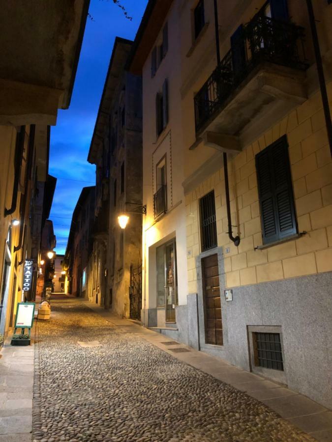 La Via Degli Artisti Arona Exterior photo